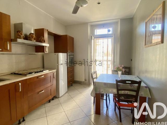 Appartamento in vendita di 72 m² in Via Vincenzo Troya, 3