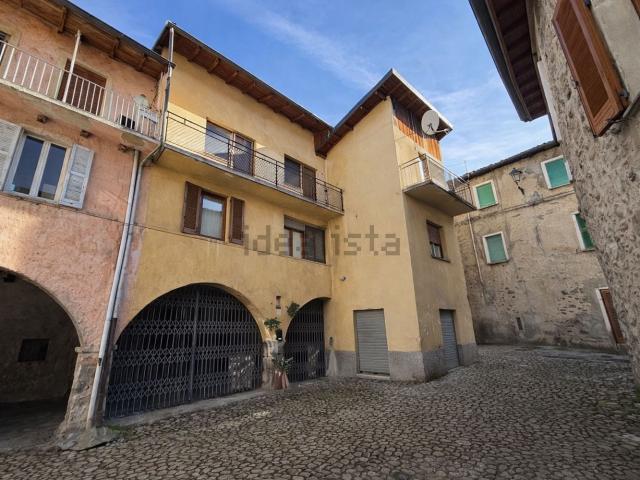 Appartamento in vendita di 72 m² in Via A. Manzoni, 11