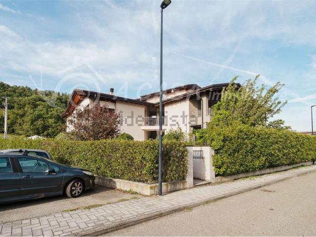 Appartamento in vendita di 72 m² in Via Adelchi Venturini, 13