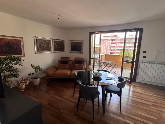 Appartamento in vendita di 72 m² in Via Bramante da Urbino, 36