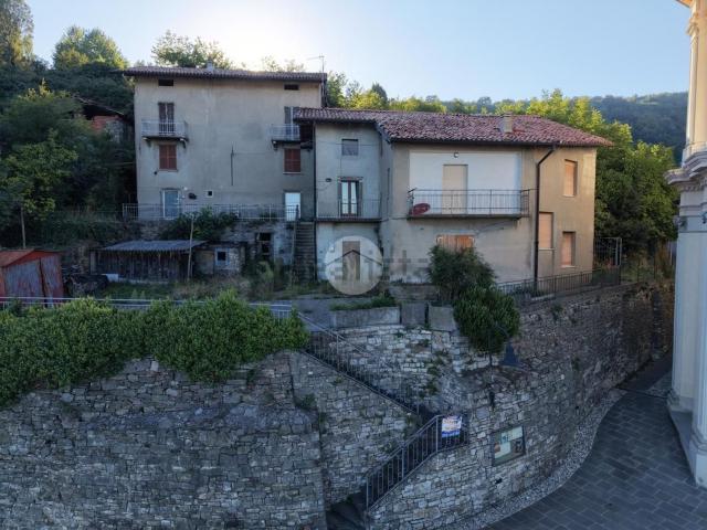 Appartamento in vendita di 72 m² in Via CHIESA, 9