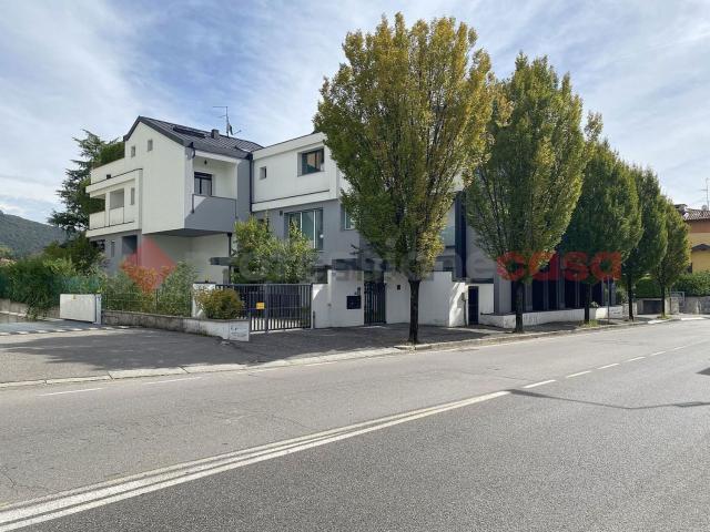 Appartamento in vendita di 72 m² in Via P. Ruggeri da Stabello