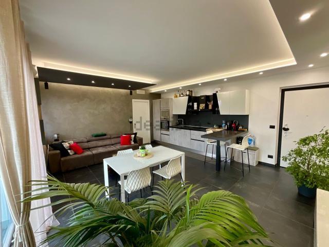 Appartamento in vendita di 72 m² in Via Pompeo Colajanni, 6