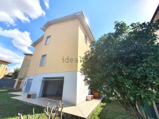 Appartamento in vendita di 72 m² in Via R. Agazzi, 34