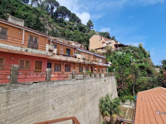 Appartamento in vendita di 77 m² in Località Acqualadroni, 5