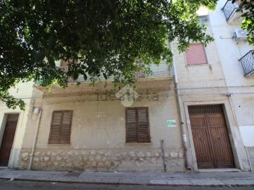 Appartamento in vendita di 77 m² in Piazza la Rocca, 1
