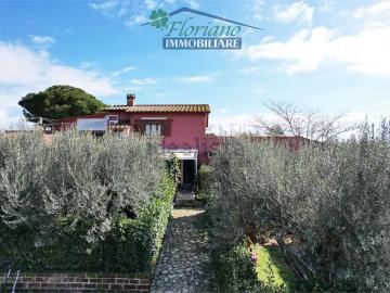 Appartamento in vendita di 77 m² in Strada del Tirreno