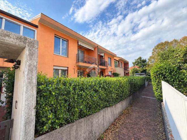 Appartamento in vendita di 77 m² in Via V.Monti, 12