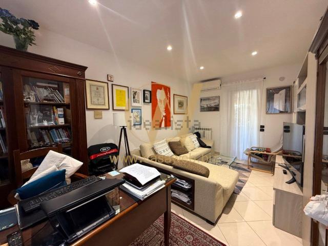 Appartamento in vendita di 77 m² in Via Appia