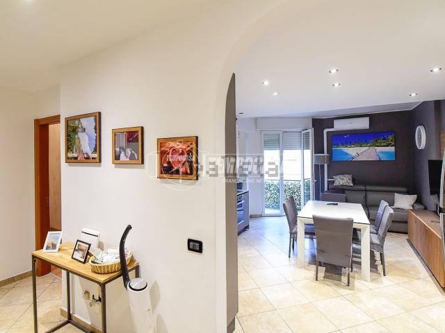 Appartamento in vendita di 77 m² in Via Carlo Cattaneo