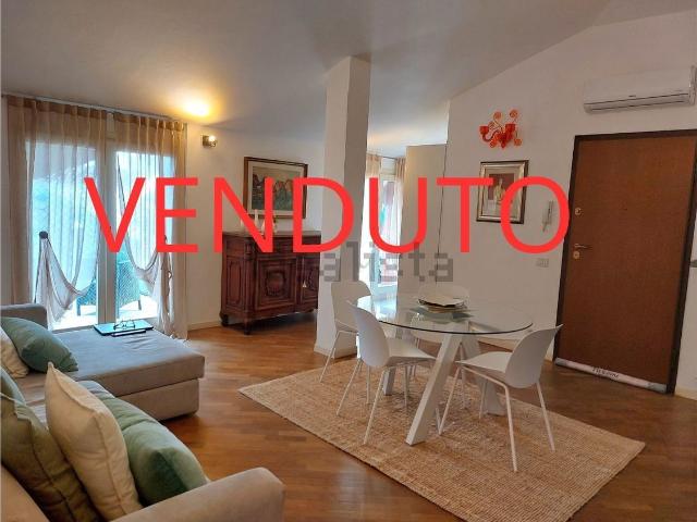 Appartamento in vendita di 77 m² in Via Carso, 3