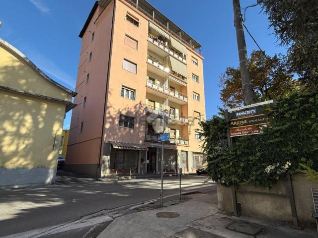 Appartamento in vendita di 77 m² in Via Cassinasco, 19