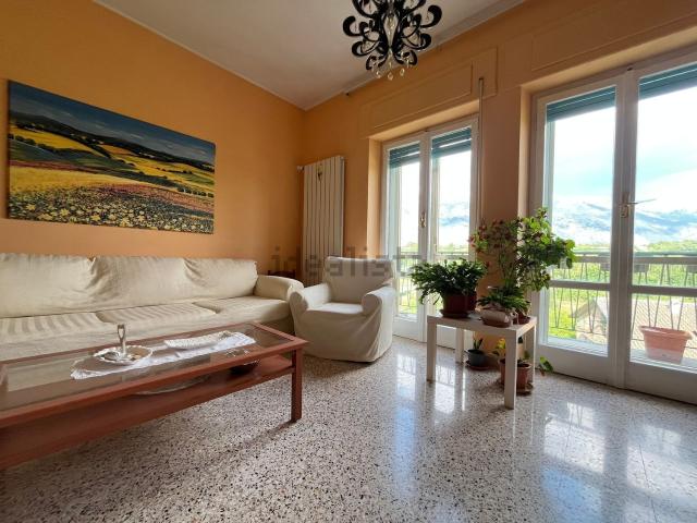 Appartamento in vendita di 77 m² in Via Cerrano, 2