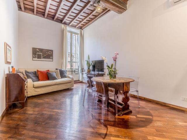 Appartamento in vendita di 77 m² in Via della Gensola, 34