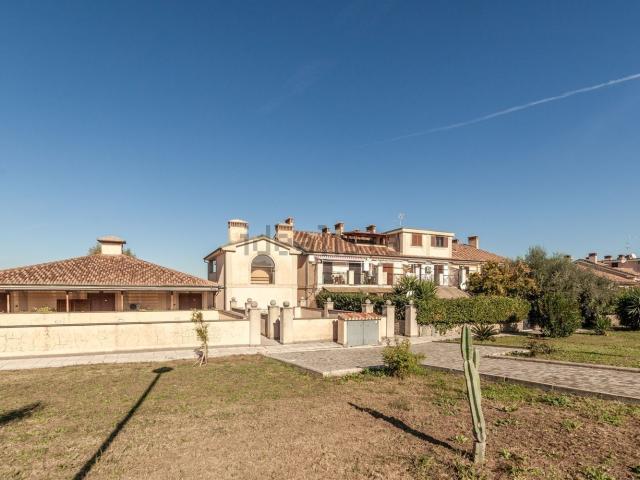 Appartamento in vendita di 77 m² in Via di Marco Simone, 80