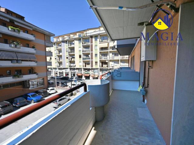 Appartamento in vendita di 77 m² in Via Erasmo Mari, 57