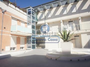 Appartamento in vendita di 77 m² in Via Faentina, 189