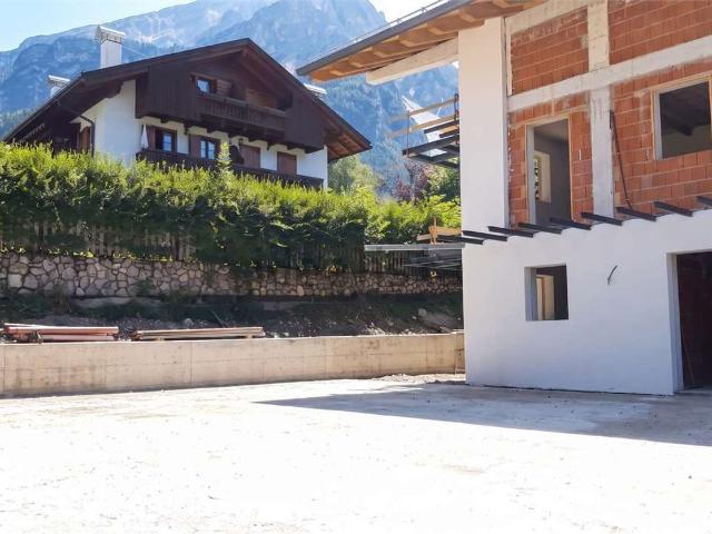 Appartamento in vendita di 77 m² in Via Ladinia, 25
