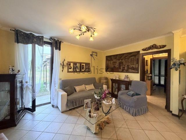 Appartamento in vendita di 77 m² in Via Peschiera, 3