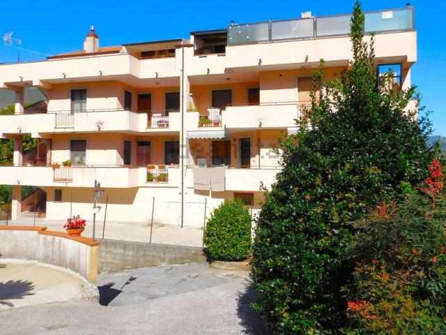 Appartamento in vendita di 77 m² in Via Pozzo Donato, 126