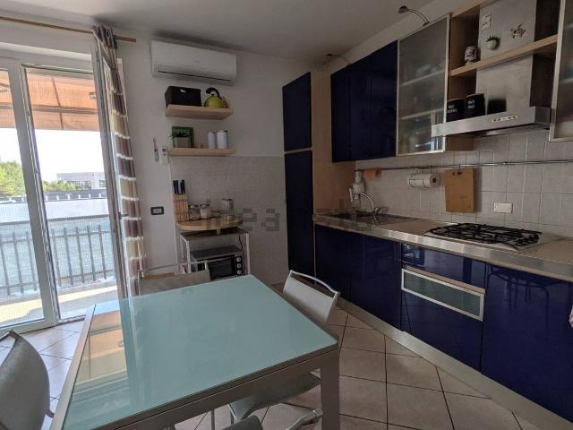 Appartamento in vendita di 77 m² in Viale Caduti del Lavoro, 11