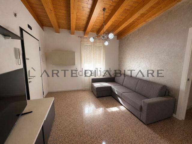 Appartamento in vendita di 77 m² in Via Pietro Sola, 1