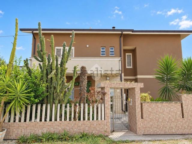 Appartamento in vendita di 74 m² in Via Giuseppe Toniolo, 5