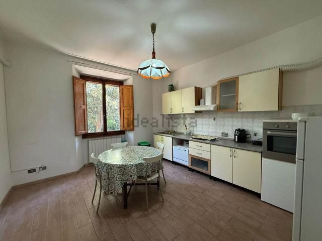 Appartamento in vendita di 74 m² in Via Leopoldo Traversi, 7