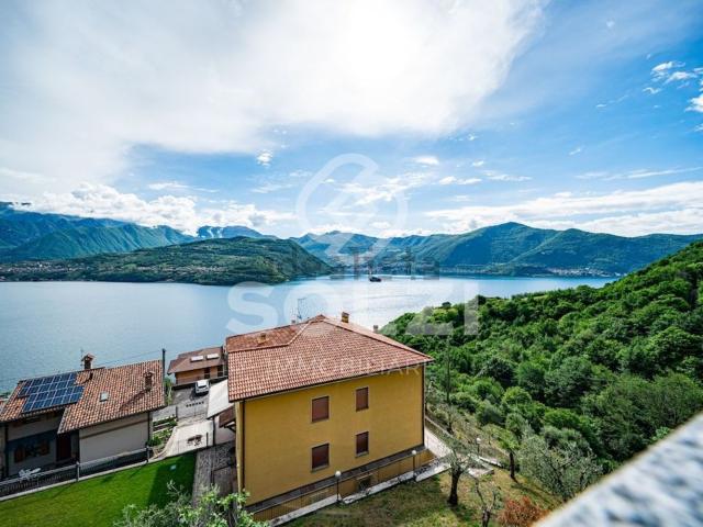 Appartamento in vendita di 74 m² in Via Moia