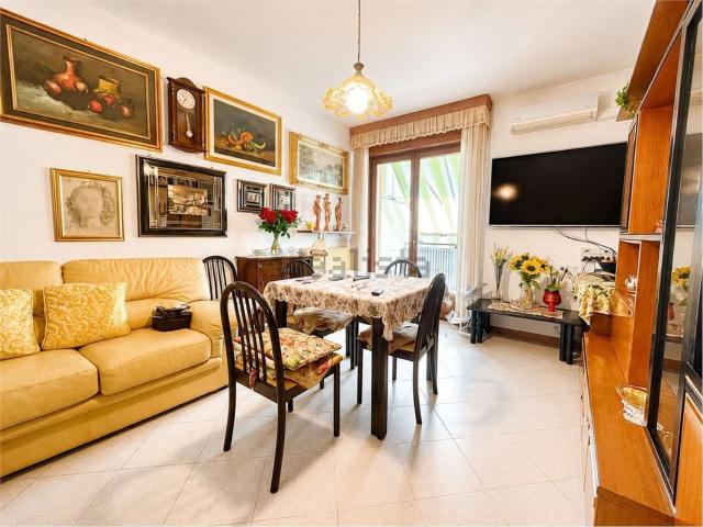 Appartamento in vendita di 74 m² in Via Napoli, 11
