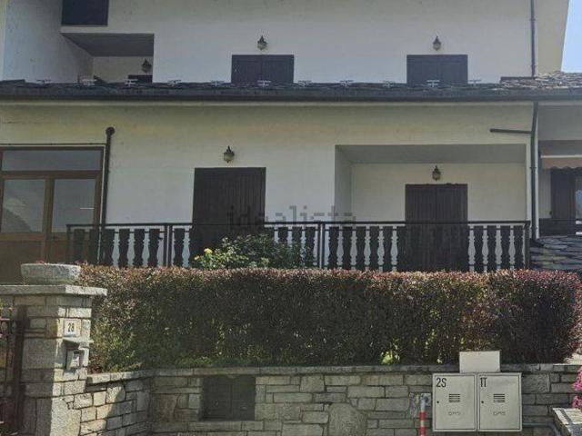 Appartamento in vendita di 75 m² in Frazione Les Faverges