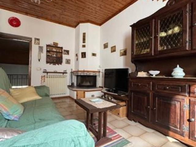 Appartamento in vendita di 75 m² in Frazione Rivasco, 35