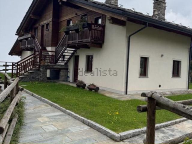 Appartamento in vendita di 75 m² in Località petit rosier, 113