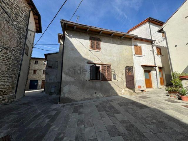 Appartamento in vendita di 75 m² in Piazza Vecchia Chiesa Loc. Soci, 18