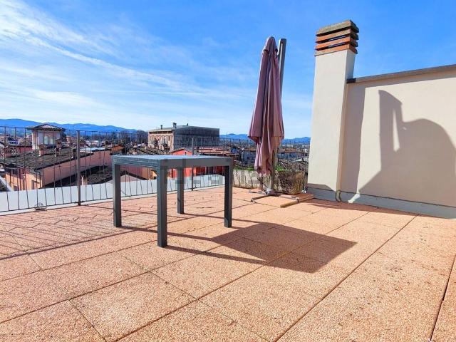 Appartamento in vendita di 75 m² in Piazza Cantone, 5