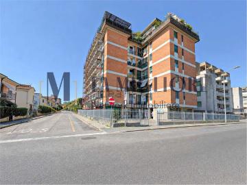 Appartamento in vendita di 75 m² in Via Ugo Foscolo