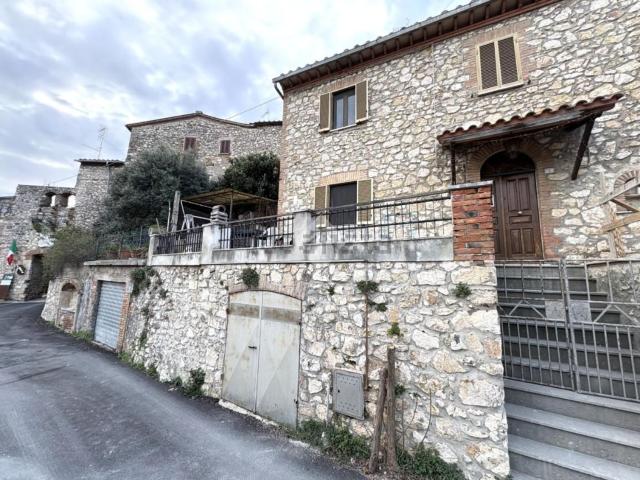 Appartamento in vendita di 75 m² in Via degli Schioppi, 1
