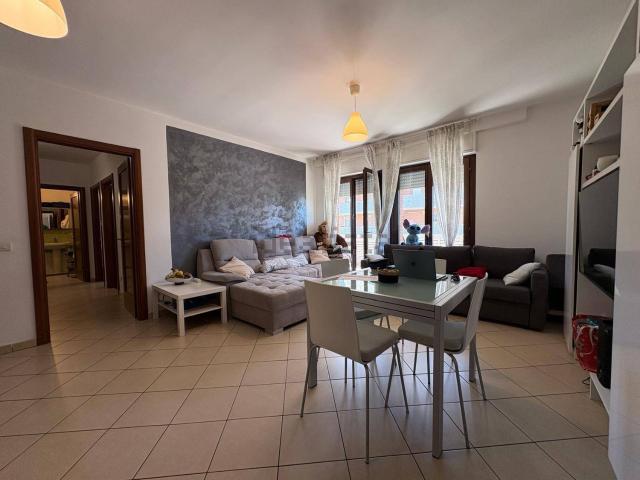 Appartamento in vendita di 75 m² in Via del Commercio