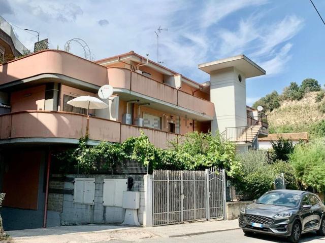 Appartamento in vendita di 75 m² in Via del Campo Sportivo