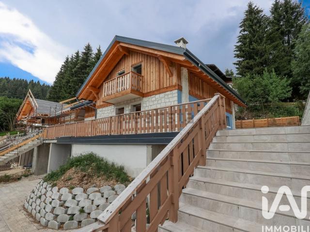 Appartamento in vendita di 75 m² in Via della Ferrovia