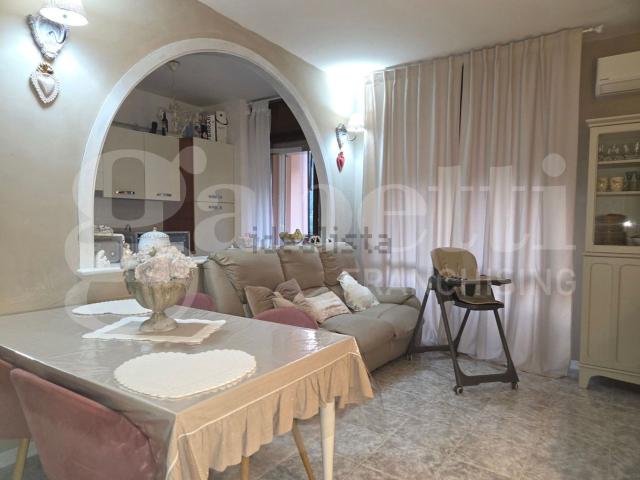 Appartamento in vendita di 75 m² in Via della Stazione, 8