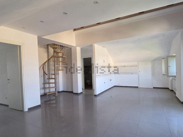 Appartamento in vendita di 75 m² in Via delle Viole, 5