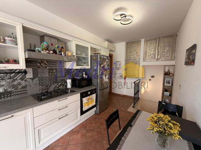 Appartamento in vendita di 75 m² in Via delle Ginestre, 191