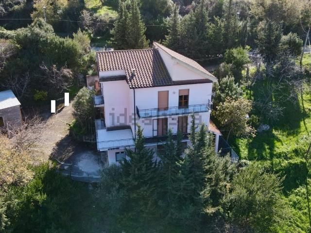 Appartamento in vendita di 75 m² in Via Fontana Saracena, 60