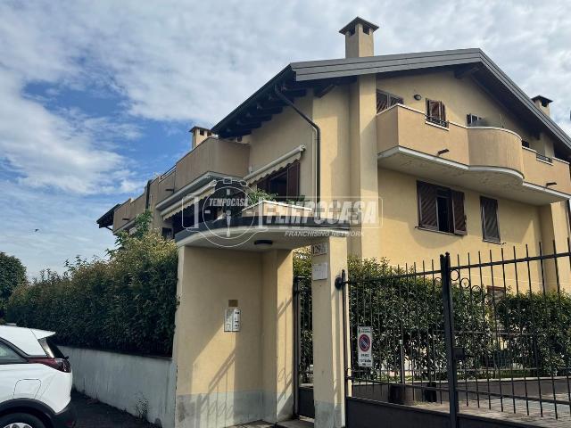 Appartamento in vendita di 75 m² in Via Francesco Baracca, 129