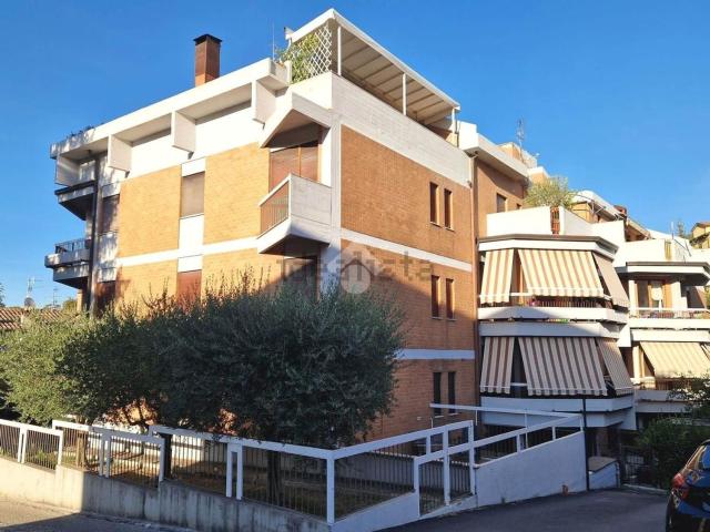 Appartamento in vendita di 75 m² in Via Giuseppe Valadier, 11