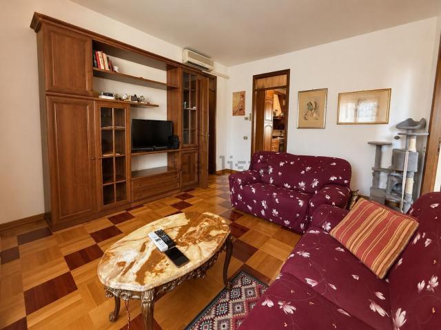 Appartamento in vendita di 75 m² in Via Giuseppe Parini, 1