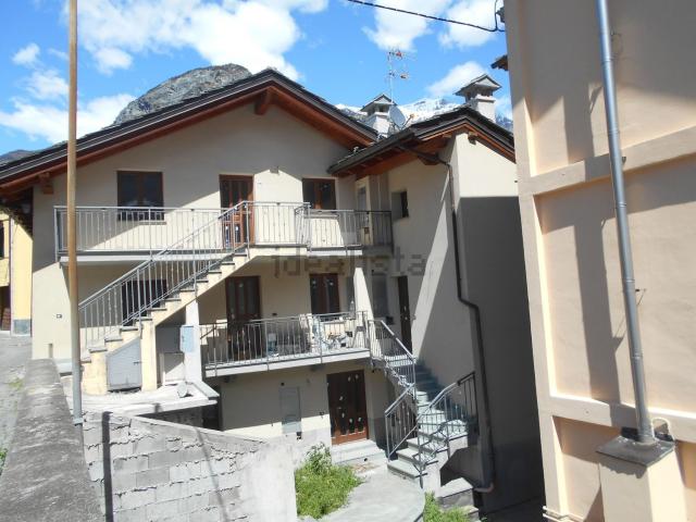 Appartamento in vendita di 75 m² in Via Hugonin, Châtillon, AO