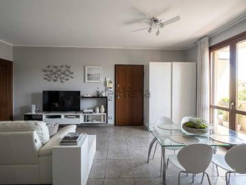 Appartamento in vendita di 75 m² in Via Ippolito Nievo, 4
