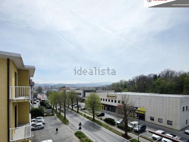 Appartamento in vendita di 75 m² in Via Monsignor Bertolotti, 36